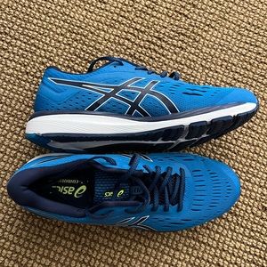 Men’s Asics Cumulus Running shoe
